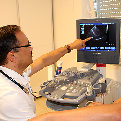 Foto einer Ultraschalluntersuchung in der Hausarztpraxis Reimer