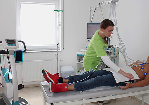 Foto einer EKG-Untersuchung in der Praxis Bastian Reimer